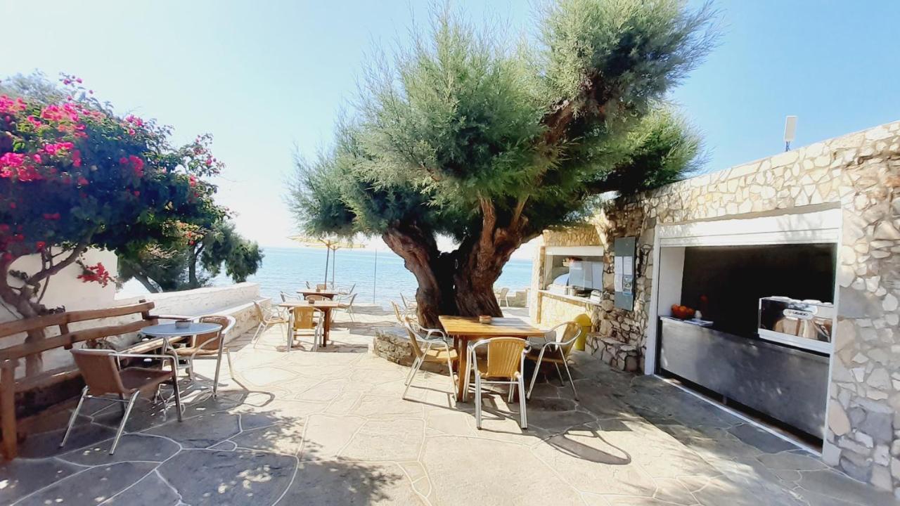 Lodge Narlis Platis Gialos  外观 照片